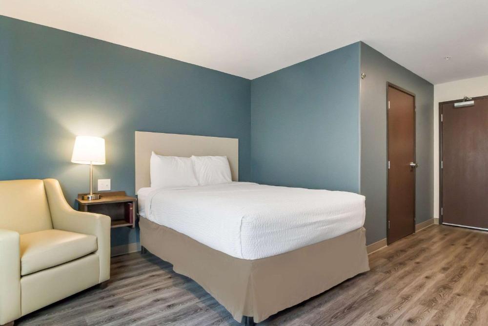 Queen Room - Accessible/Non-Smoking interior
